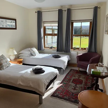 Riverbend Bed & Breakfast *